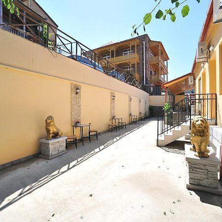 Rk City Hotel Tbilisi Buitenkant foto