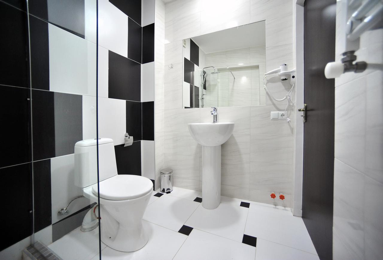 Rk City Hotel Tbilisi Buitenkant foto
