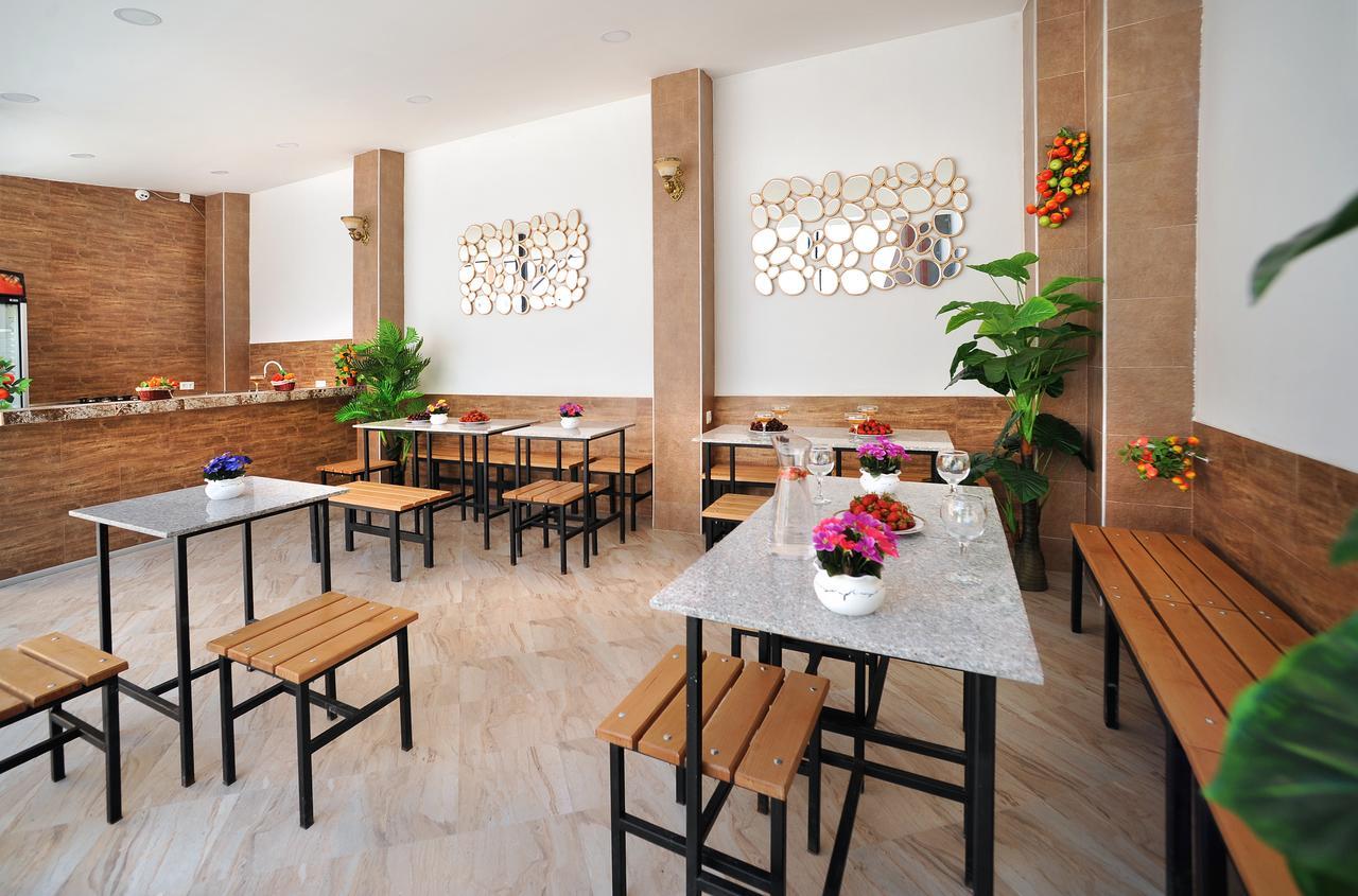 Rk City Hotel Tbilisi Buitenkant foto