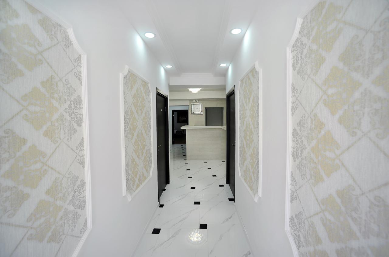 Rk City Hotel Tbilisi Buitenkant foto