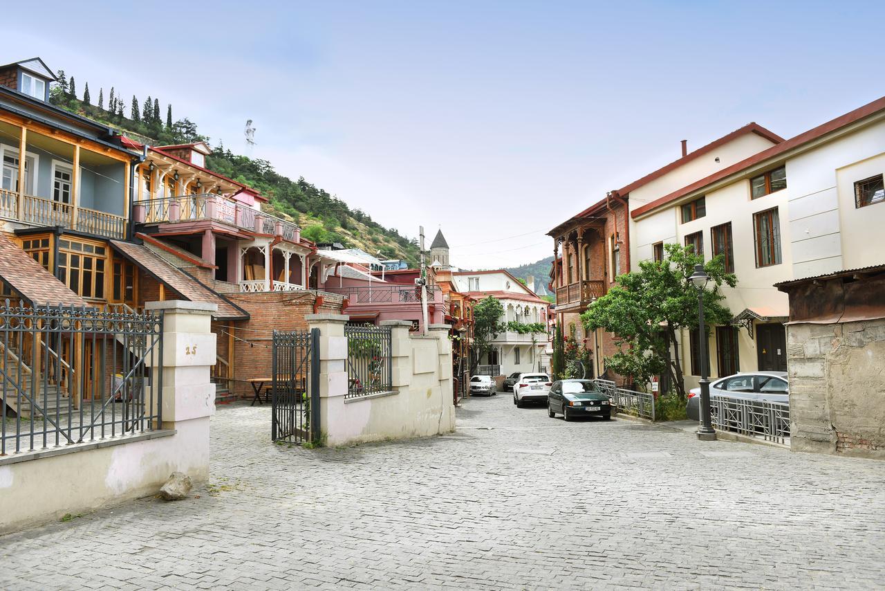 Rk City Hotel Tbilisi Buitenkant foto